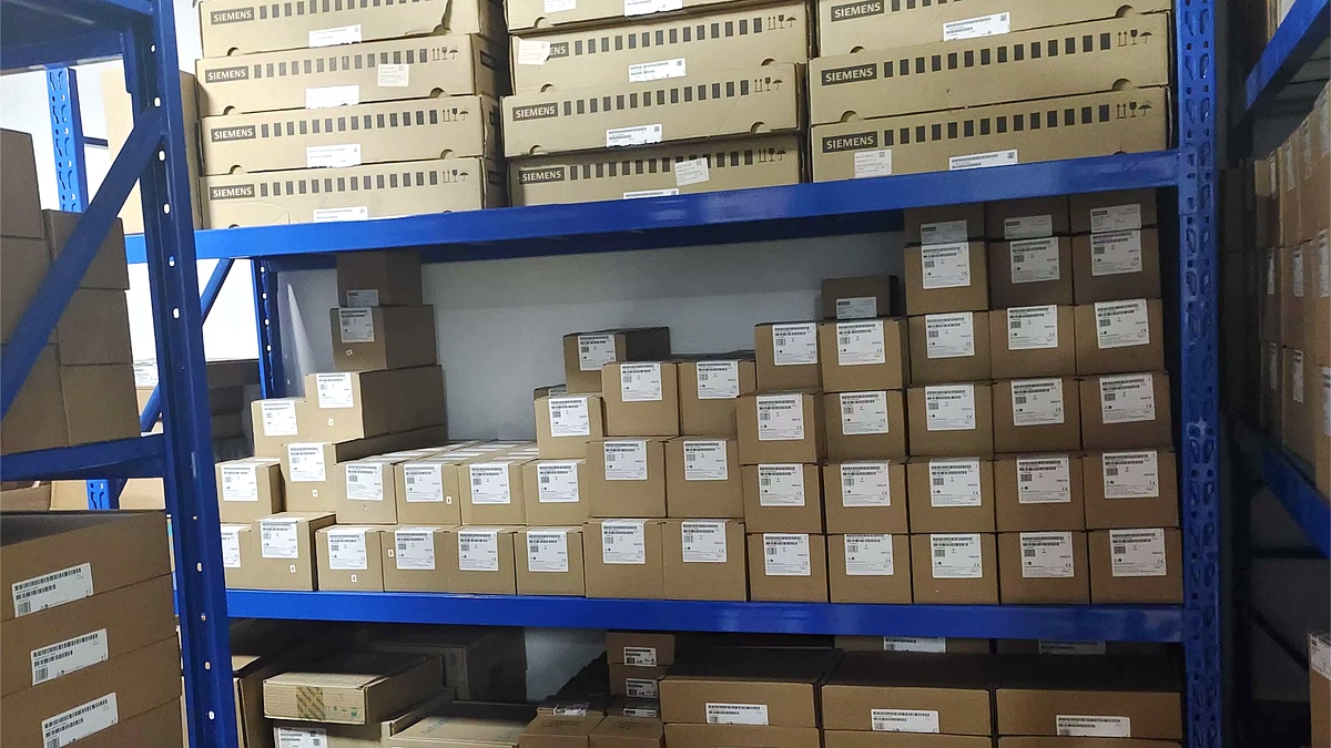 Stock de PLCs y Módulos de Control Siemens y Rockwell Pro AIC